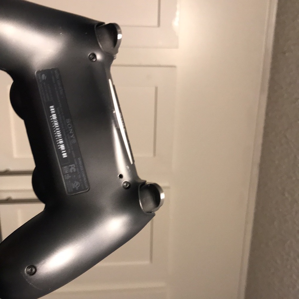 PS4 controller - Picture 2 of 3